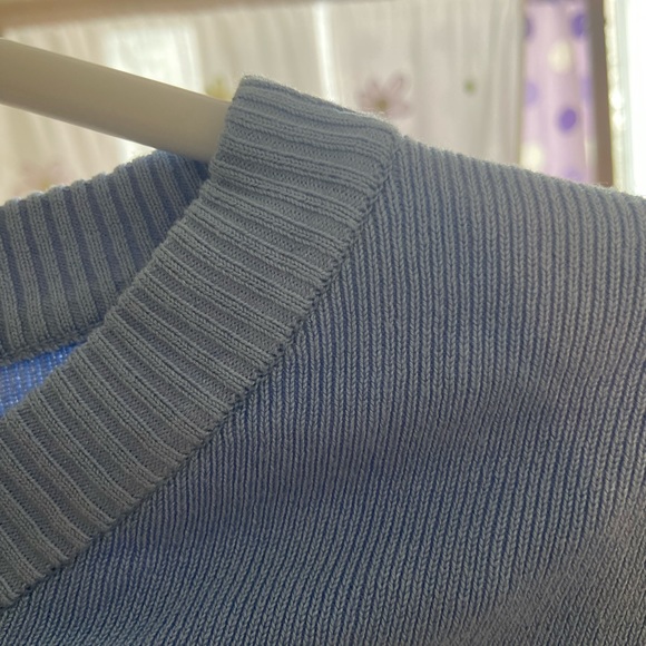 Garage Long Sleeve V-Neck Sweater Light Blue NWT - Picture 9 of 10